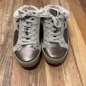 ShuShop Metallic Gray Sneakers with Faux Fur